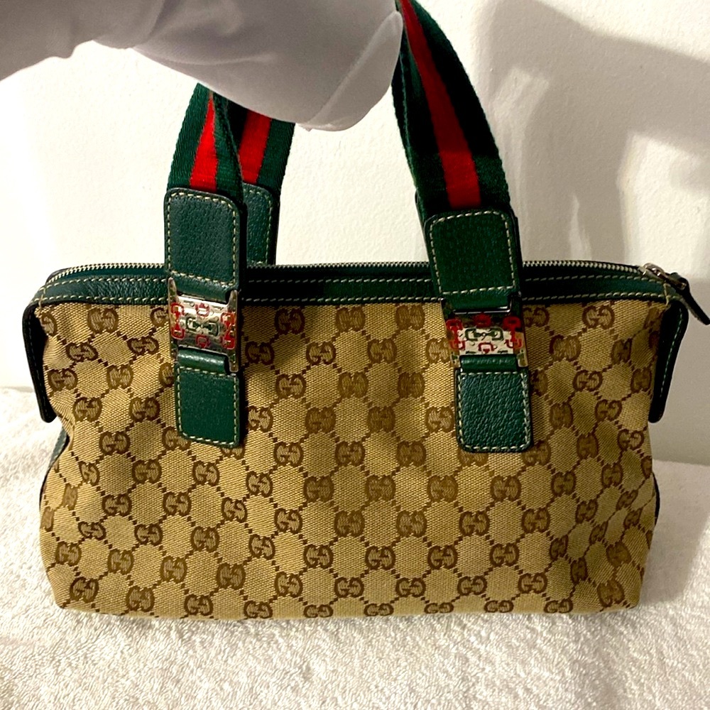 #22. Authentic Gucci canvas shortly line bag - Picture 4 of 16
